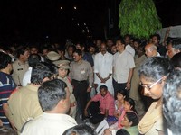 YS Vijayamma Dharna at Dilkusha